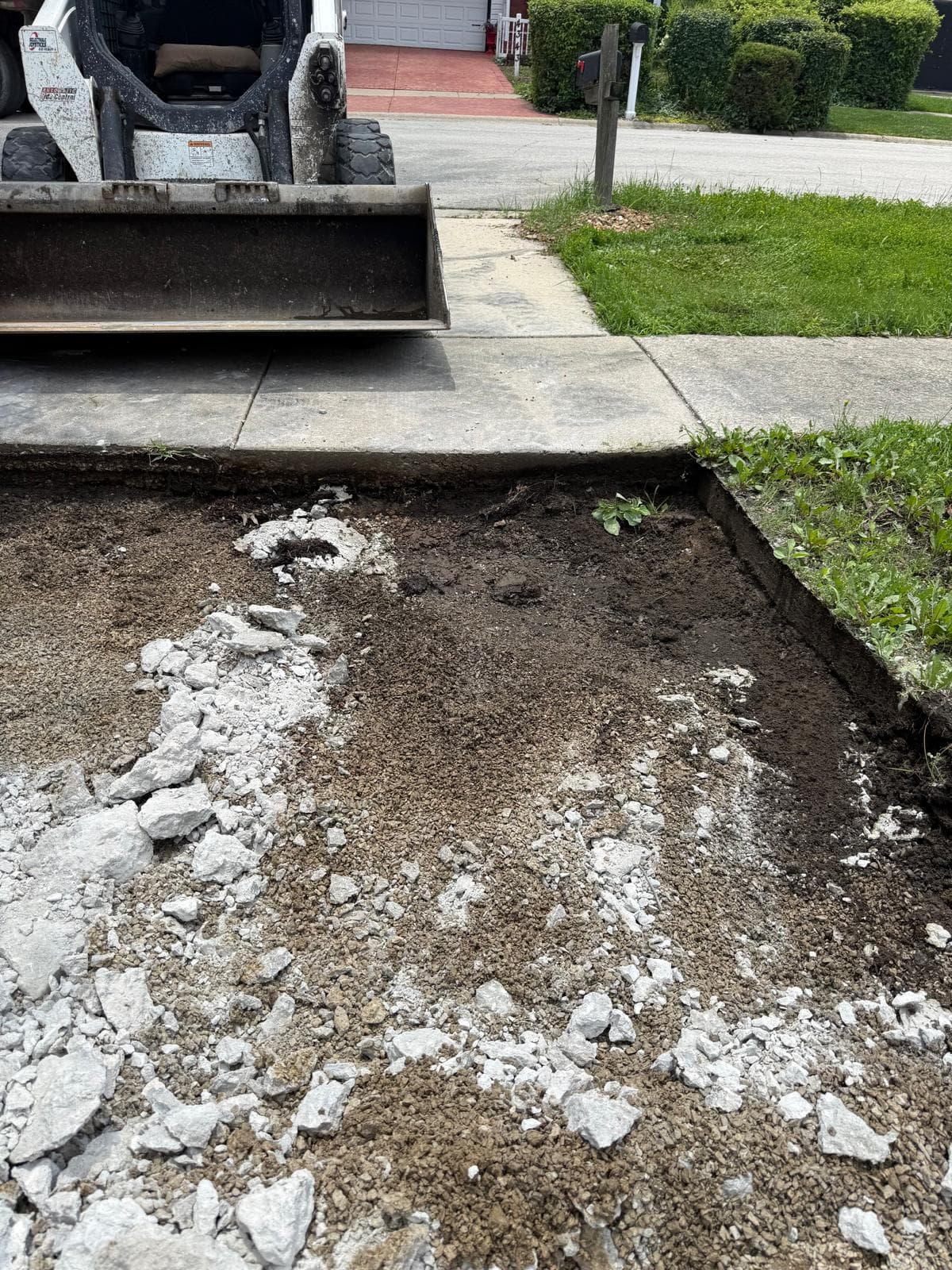 Removal photo from driveway in Country Club Hills, IL